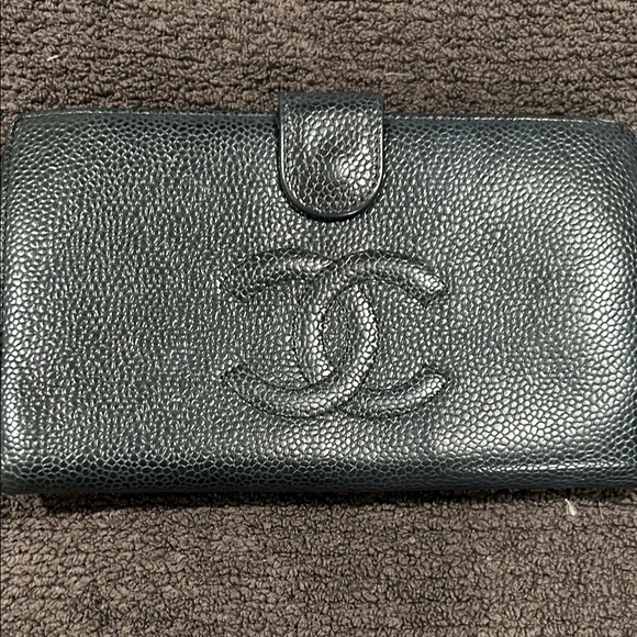 Vintage CHANEL Textured Black Leather Wallet Hologram - Picture 12 of 12